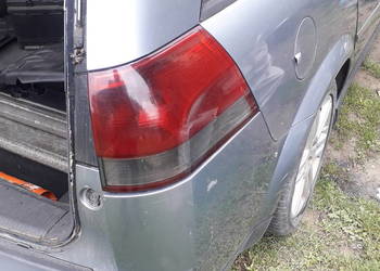 Komplet tylnych lamp Opel Vectra C 2005r Kombi