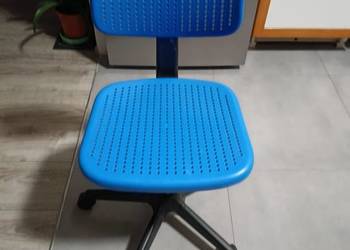 krzesło obrotowe niebieskie dziecięce