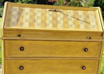 Sekretarzyk drewniany toaletka odnowiona żółta retro w paski