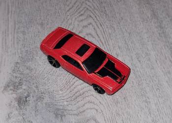 Autko samochód resorak Hot Wheels czerwony
