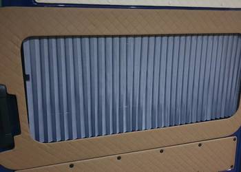 zabudowa szyby drzwi bocznych kamper