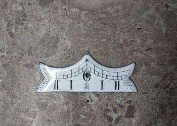 36 Wychylnik wahadła starego zegara tzw porcelanka