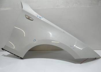 BŁOTNIK PRAWY PRZEDNI BMW E88 300