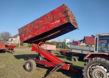 Przyczepa rolnicza  parabola wysokość podnoszenia ok 2 m wywrotka na tył Przyczepa rolnicza  parabola wysokość podnoszenia ok 2 m wywrotka na tył