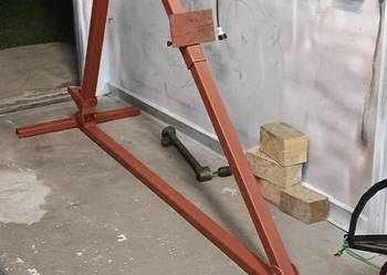 Podnosnik samochodowy przechyłowy