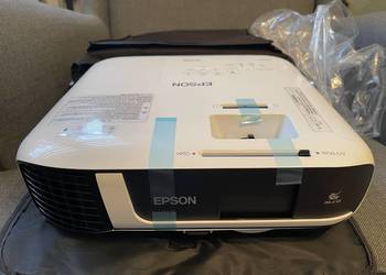 Nowy projektor Epson EB-FH52