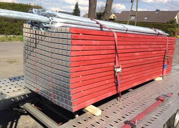 Rusztowanie elewacyjne na szczyt 66,5m2 7,5x10,2m Podesty drewniane