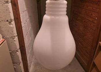 Lampa w kształcie żarówki