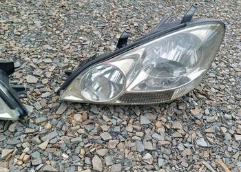 Lampa lewa przód przednia Toyota Avensis Verso