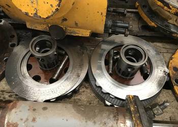 Komplet tarcz hamulcowych z przekładkami JCB 541-70, 540-70