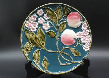 Secesyjny francuski talerz z majoliki XIX-wieczny