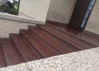 Schody kamienne i parapety