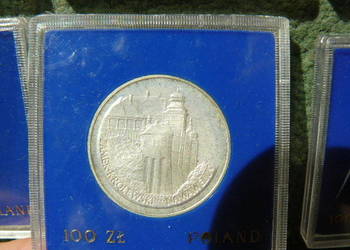 Zamek Krolewski na Wawelu srebrna moneta 100 zl w etui