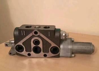 Sekcja rozdzielcza hydraulicznego New Holland nr kat.8739.6804 Nowy
