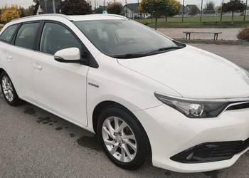 Sprzedam Toyotę Auris 1.8 Hybrid