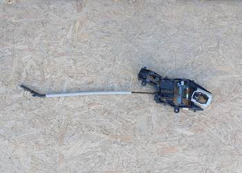 VW PASSAT TIGUAN WSPORNIK KLAMKI LEWY PRZÓD 517837811L