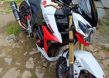 Suzuki GSR 750