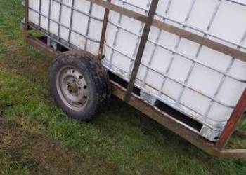 Przyczepa Zbiornik 2000L na gnojówkę wode itp