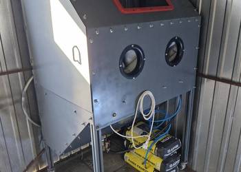 Kabina do piaskowania piaskarka kabinowa