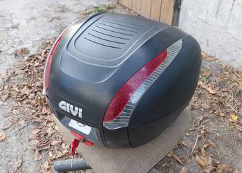Kufer motocyklowy tylny GIVI  MONOLOCK, używany, sprawny, 2 kluczyki
