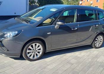 W super stanie Opel Zafira Tourer