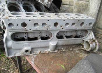 Blok silnika zabytek pod stolik