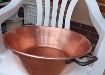 Piękna, duża miedziana misa.