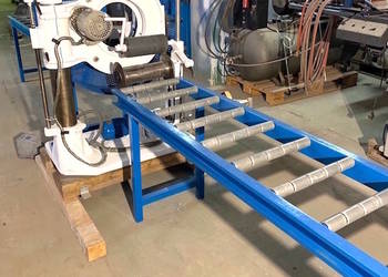 Automatyczna owijarka folią stretch do pakowania listew itp.