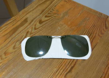 Nasadka polaryzacyjna na okulary do nocnej jazdy samochodem