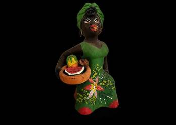 Ceramiczna figurka egzotyczna – Kobieta z cygarem i owocami (Baiana / Kuba)