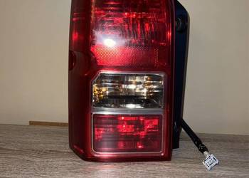 NISSAN PATHFINDER R51 LAMPA PRAWA TYLNA 220-16550