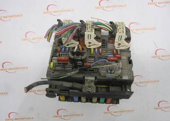 PEUGEOT 5008 I skrzynka bezpieczników 9675877980