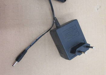 Zasilacz 9V / 700mA