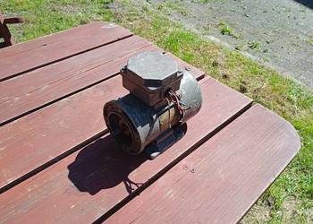 Silnik elektryczny trój fazowy  0,1Kw 230/400 V