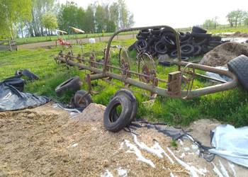 Sprzedam zgrabiarke 7 karuzelowa koła założone od wiązanki Sprzedam zgrabiarke 7 karuzelowa koła założone od wiązanki