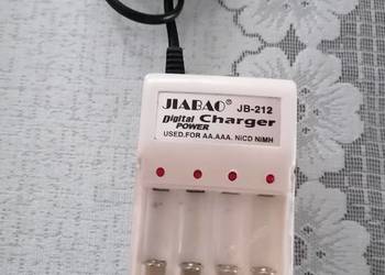 Ładowarka baterii paluszków / akumulatorków  4 AA, AAA