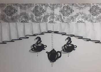 Lambrekin z zawieszkami