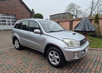 Toyota RAV4 2.0d 4x4, zadbana, hak