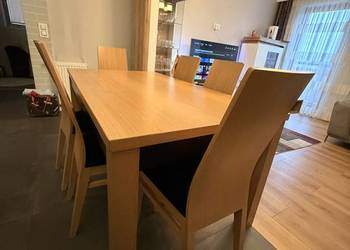 Solidny drewniany stół! Stan bardzo dobry!