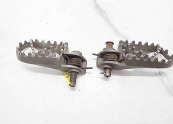 Dwa Podnóżki Kierowcy Sprężyny Sworznie SHERCO 250 Se 300 08-12r