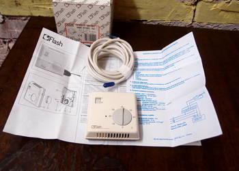 Termostat pokojowy elektroniczny Flash 1797 zakres 0-60"C produkcja France