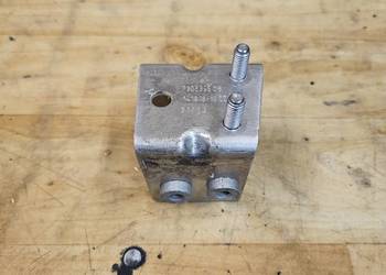 BMW I3 UCHWYT STREFY ZGNIOTU LEWY PRZÓD 7306395