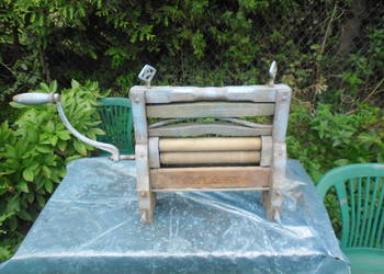 Wyżymaczka drewniana ręczna stara- Polska. Wyżymaczka drewniana ręczna stara- Polska.