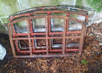 stare okno żeliwne