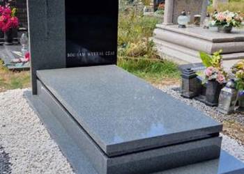Nagrobek pojedynczy kuru grey,szwed nr.2279 JAWORZYNA ŚLĄSKA