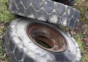 Opony pełne Bergugnan (Trelleborg)  8.25-15  kompletne koła 2 szt. 1400zł