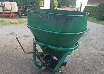 Rozsiewacz nawozów Amazone dwutalerzowy 350L