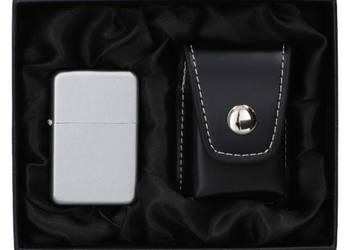 Srebrna Zapalniczka Benzynowa W Zestawie Prezentowym Z Etui Na Zapalniczkę