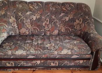 Sofa z funkcją spania i pojemnikiem na pościel