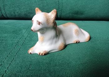 Porcelanowa figurka psa z PRL ZSSR sygnowana